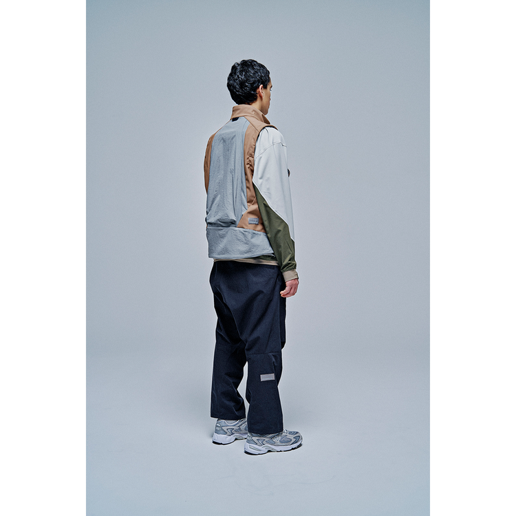 THE MULTIPLE FUNCTIONS FLEECE BONDING VEST WITH PACKABLE