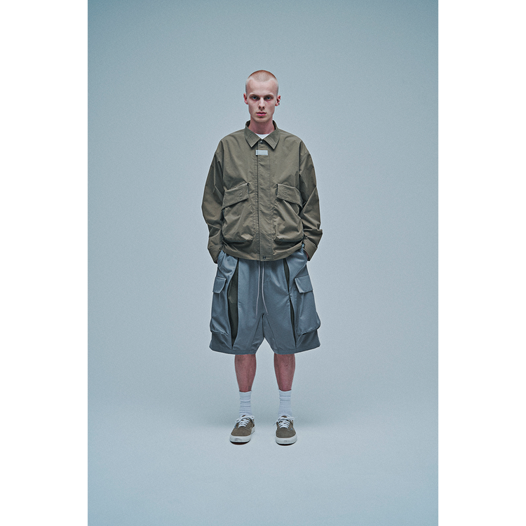 THE FATIGUE TRACKER JACKET WITH DEFORMED LARGE POCKETS
