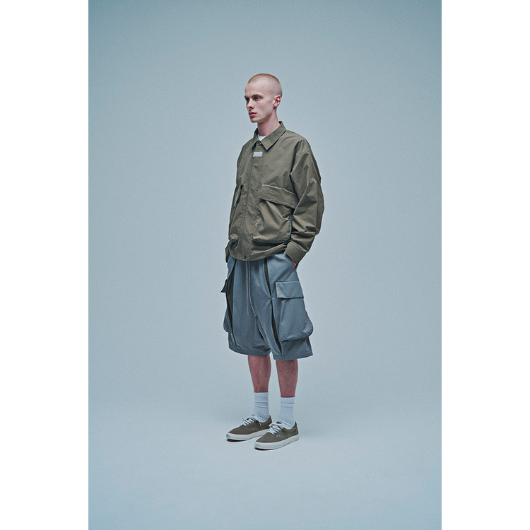 THE FATIGUE TRACKER JACKET WITH DEFORMED LARGE POCKETS