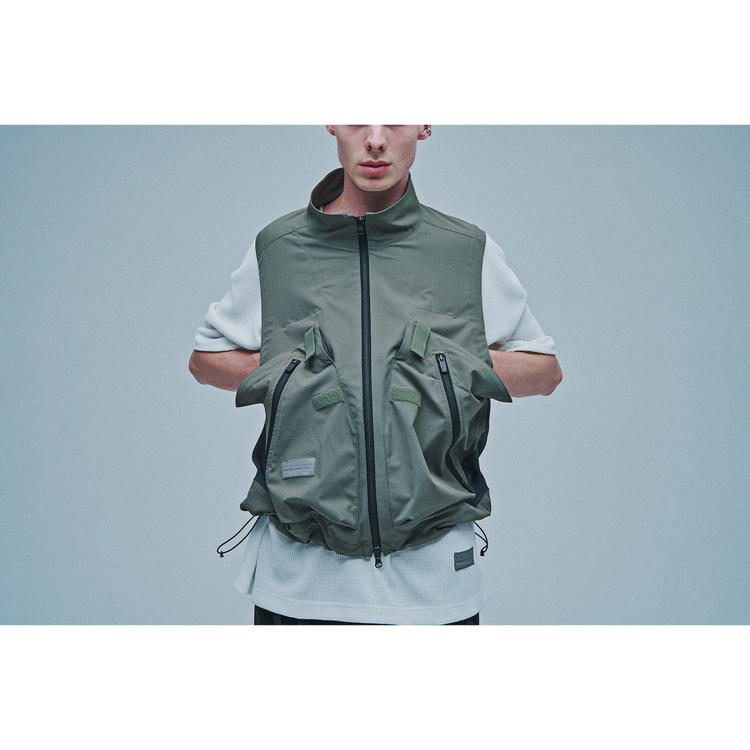 THE MULTIPLE FUNCTIONS VEST WITH PACKABLE