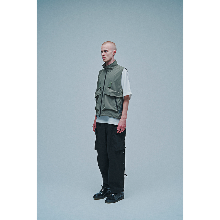 THE MULTIPLE FUNCTIONS VEST WITH PACKABLE