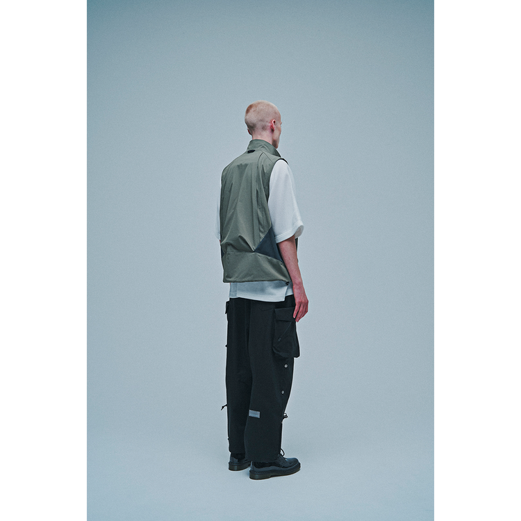 THE MULTIPLE FUNCTIONS VEST WITH PACKABLE