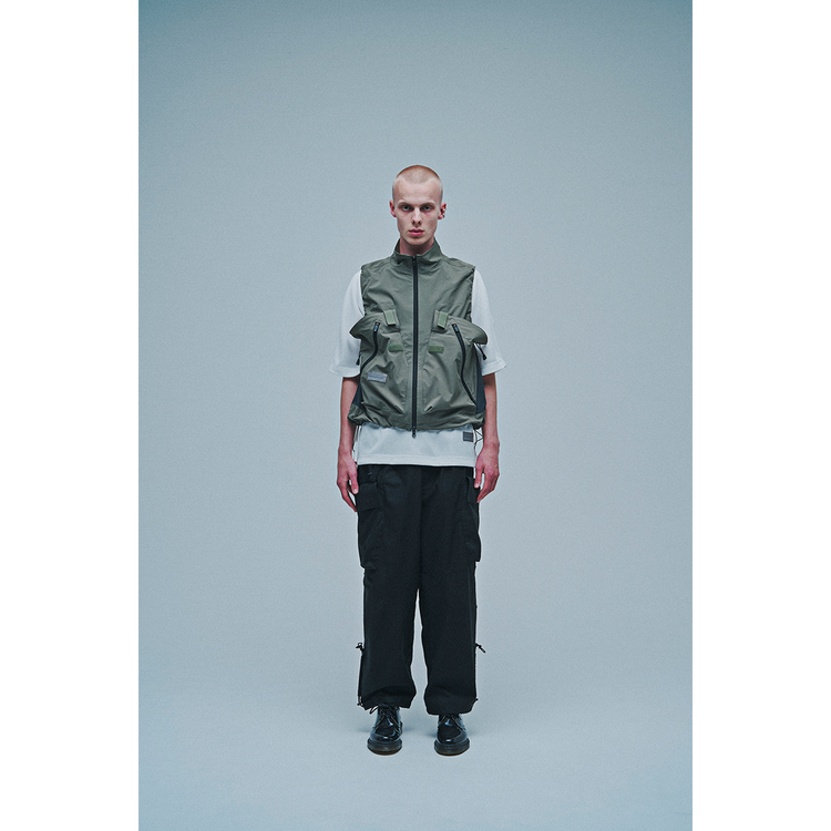 THE MULTIPLE FUNCTIONS VEST WITH PACKABLE