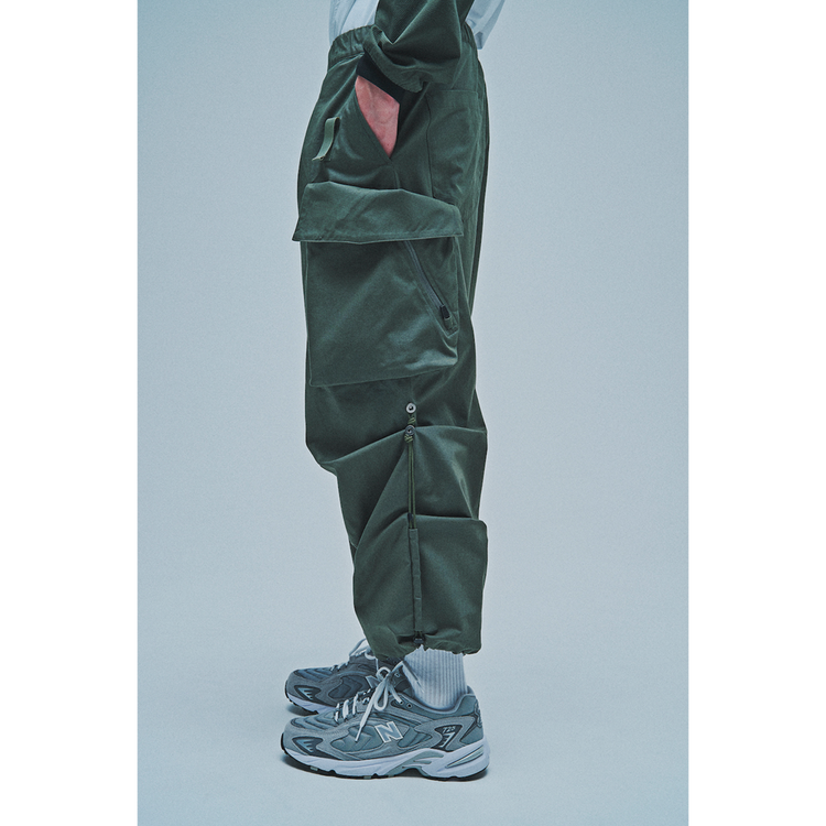 THE CHANGING LENGTH/HEM DEFORMED CARGO PANTS
