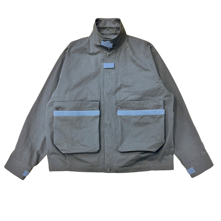 THE FATIGUE TRACKER JACKET WITH DEFORMED MULTIPLE POCKETS