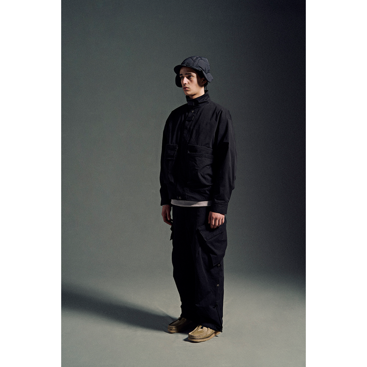 THE FATIGUE TRACKER JACKET WITH DEFORMED MULTIPLE POCKETS