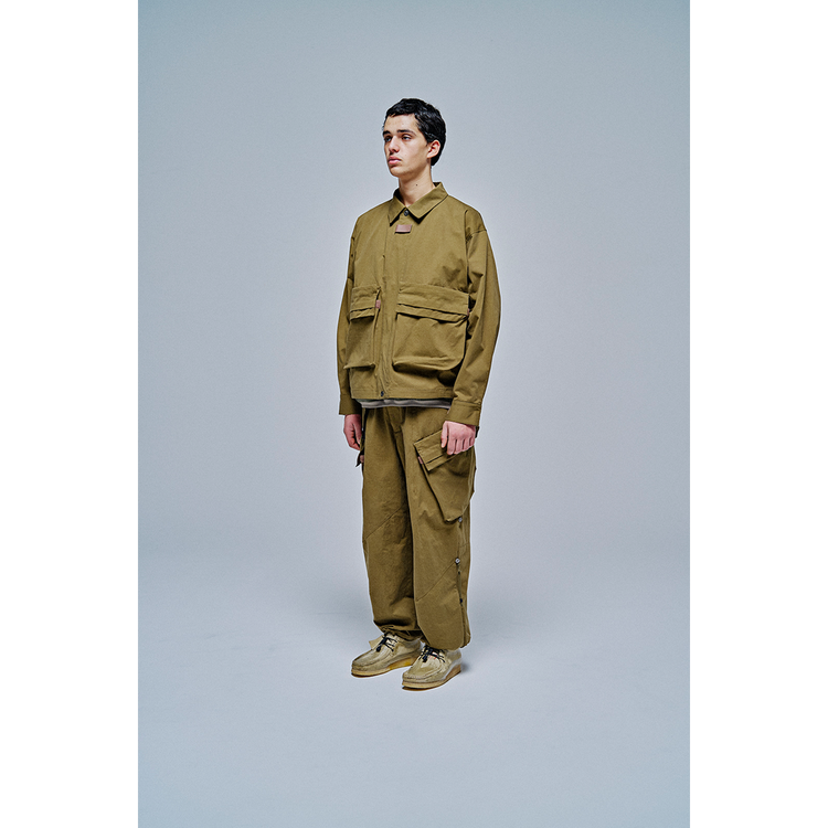 THE FATIGUE TRACKER JACKET WITH DEFORMED MULTIPLE POCKETS