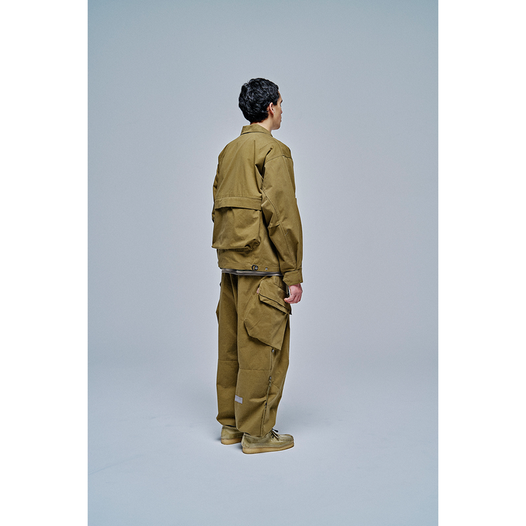 THE FATIGUE TRACKER JACKET WITH DEFORMED MULTIPLE POCKETS