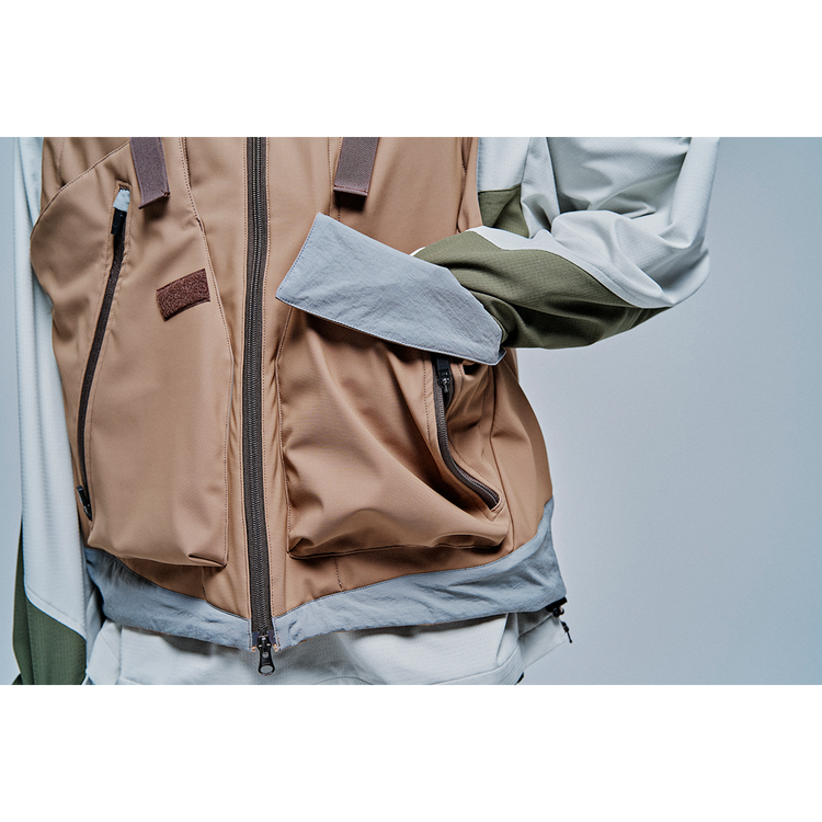 THE MULTIPLE FUNCTIONS FLEECE BONDING VEST WITH PACKABLE