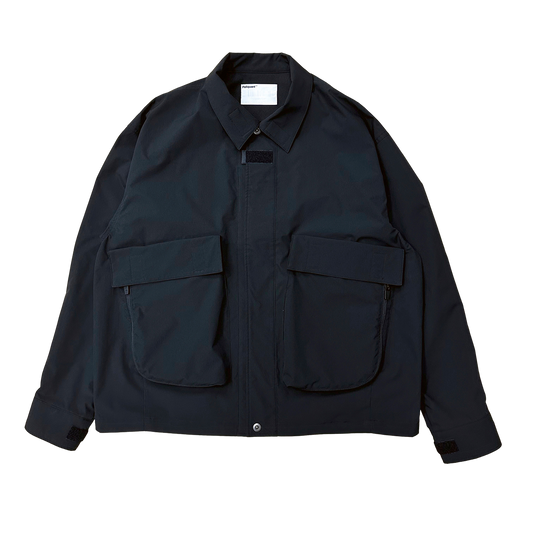 THE FATIGUE TRACKER JACKET WITH DEFORMED LARGE POCKETS